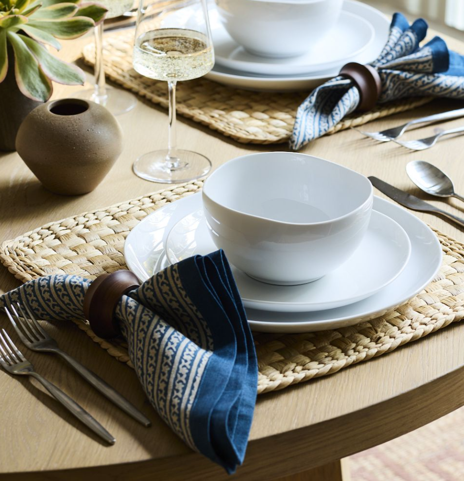 Organic Porcelain Dinnerware (Set of 16)