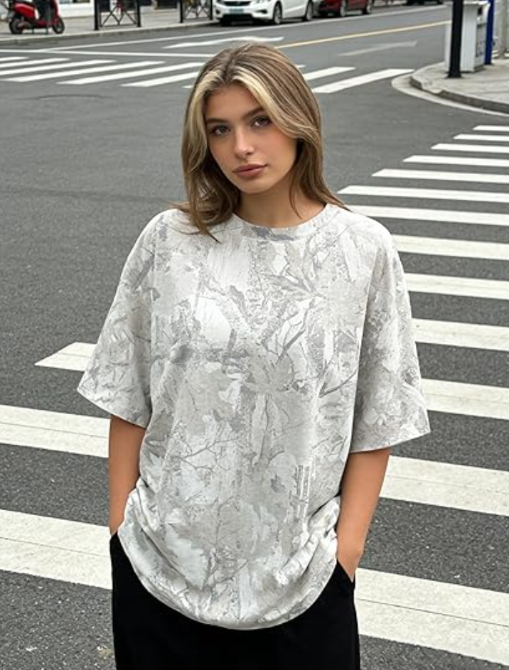 Vintage Maple Leaf Camo T-Shirt – Oversized Camouflage Graphic Streetwear Tee