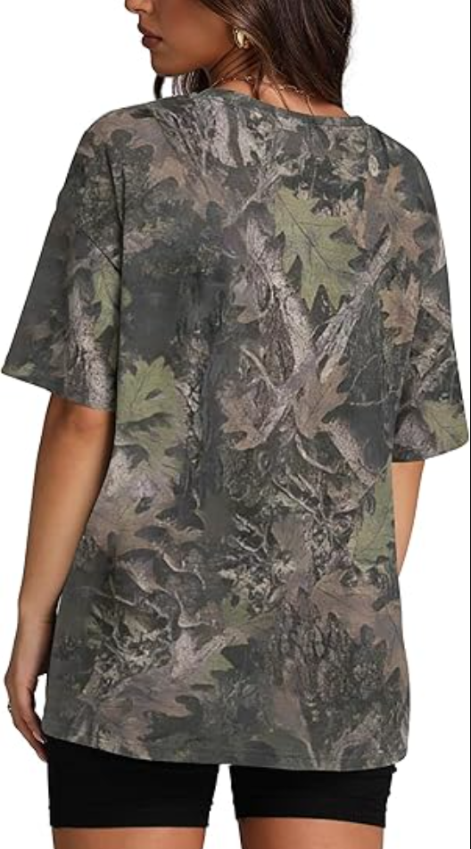 Retro Camo Graphic T-Shirt with Maple Leaf Design – Casual Crew Neck Tee