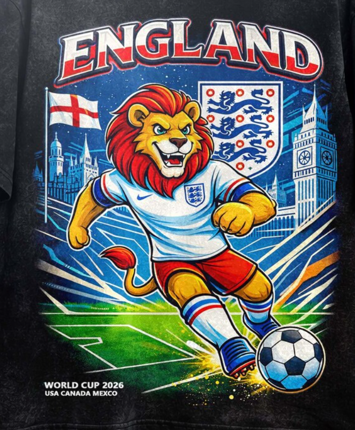 England Soccer Shirt, England Football Graphic Tee, Lion Soccer Shirt, World Cup 2026 Shirt, English Fan Gift, Streetwear Tee,Unisex T-Shirt