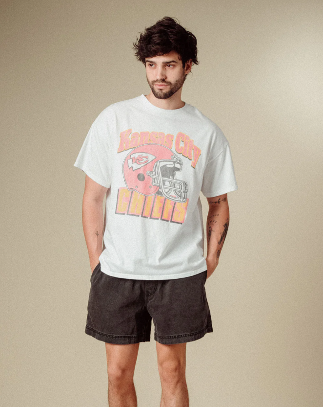 Kansas City Chiefs Throwback Helmet Flea Market Tee