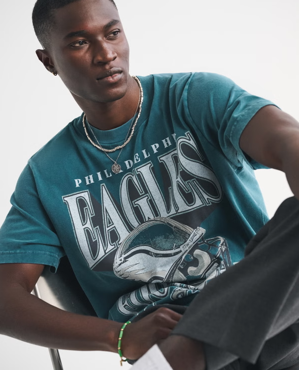 Philadelphia Eagles Vintage Inspired Graphic Tee - Vintage NFL Fan Shirt