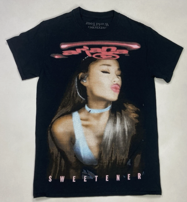 Ariana Grande Sweetener World Tour Graphic T-shirt Women Small Black Music