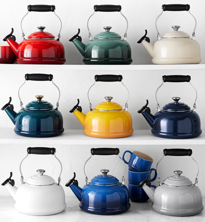 Le Creuset Classic Whistling Tea Kettle - Forêt