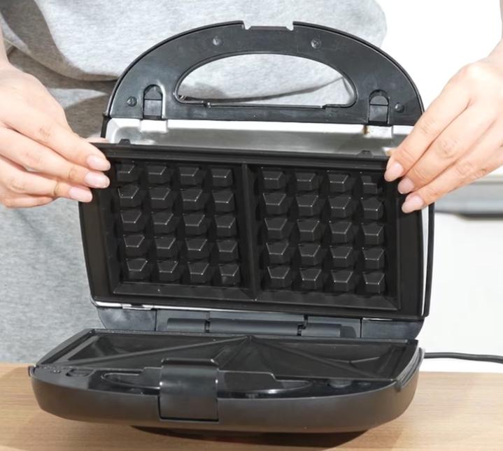 Mainstays 2 Slice Removable Plates Waffle and Sandwich Maker, Ceramic Nonstick, 750 Watts