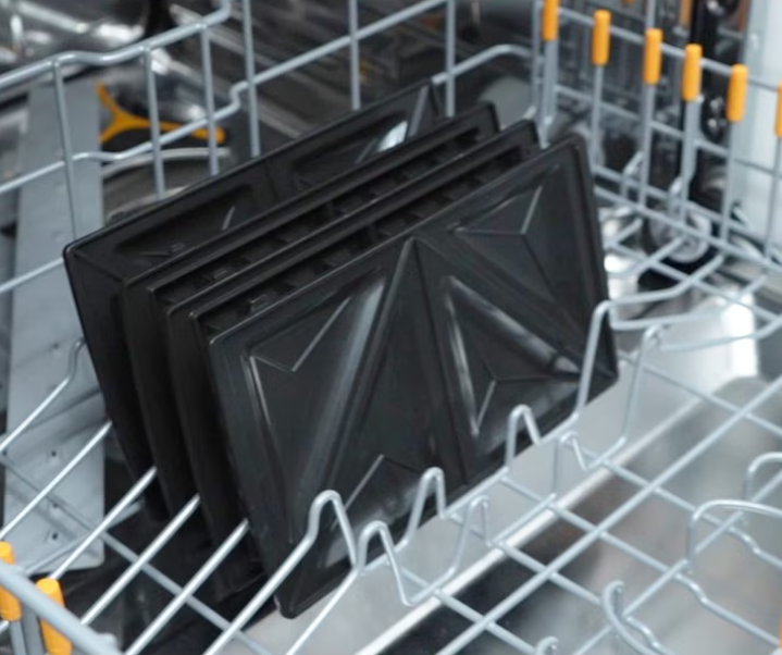 Mainstays 2 Slice Removable Plates Waffle and Sandwich Maker, Ceramic Nonstick, 750 Watts
